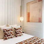 Thelander - Serviced In Champs Elysees * باريس