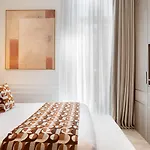 Thelander - Serviced In Champs Elysees *