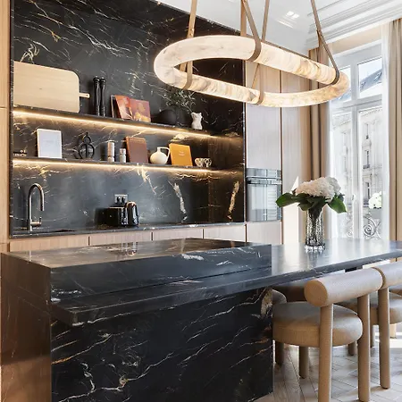 Thelander - Serviced In Champs Elysees Apartment