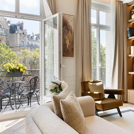 Thelander - Serviced In Champs Elysees *