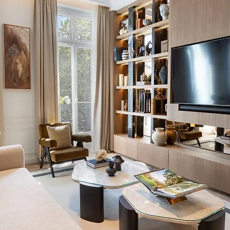 Thelander - Serviced In Champs Elysees Paryż