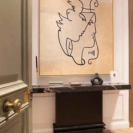 Thelander - Serviced In Champs Elysees