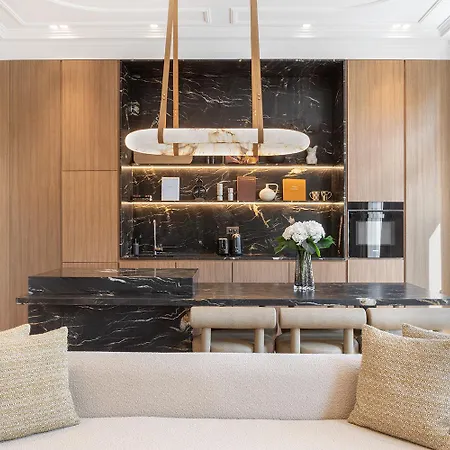 Thelander - Serviced In Champs Elysees Apartment