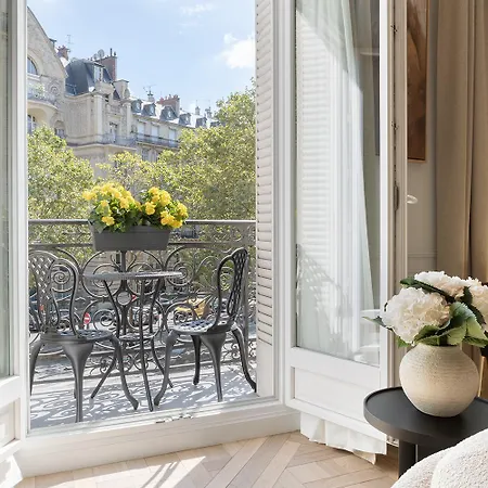 Thelander - Serviced In Champs Elysees