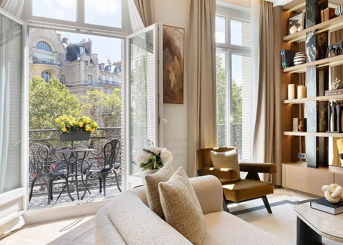 Thelander - Serviced In Champs Elysees *