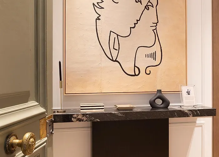 Thelander - Serviced In Champs Elysees